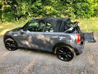 USED 2018 18 MINI CONVERTIBLE 2.0 COOPER S 2d 189 BHP 2 OWNER // CHILLI PACK // GOOD SERVICE HISTORY//FULL LEATHER HEATED//PARK CAMERA//BLUETOOTH//DAB//ADVANCED CAR EYE//  FULL LEATHER/SATNAV/DAB/PARK CAMERA