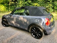 USED 2018 18 MINI CONVERTIBLE 2.0 COOPER S 2d 189 BHP 2 OWNER // CHILLI PACK // GOOD SERVICE HISTORY//FULL LEATHER HEATED//PARK CAMERA//BLUETOOTH//DAB//ADVANCED CAR EYE//  FULL LEATHER/SATNAV/DAB/PARK CAMERA