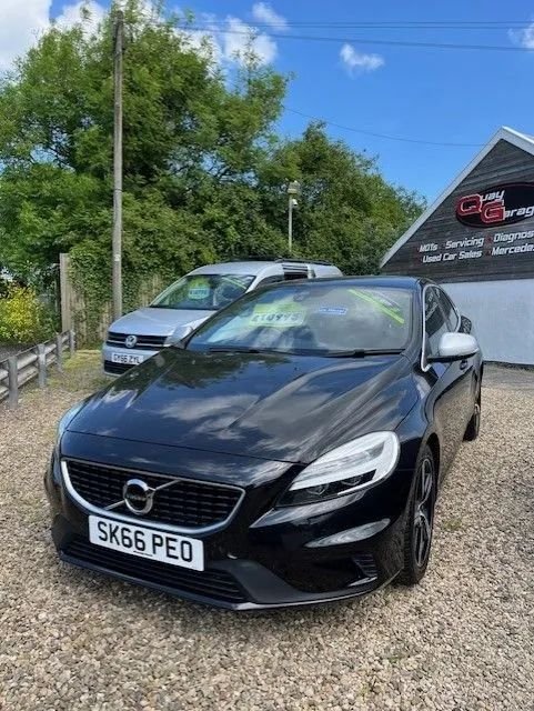 2016 66 Volvo V40 2.0 T2 R-DESIGN 5d 120 BHP