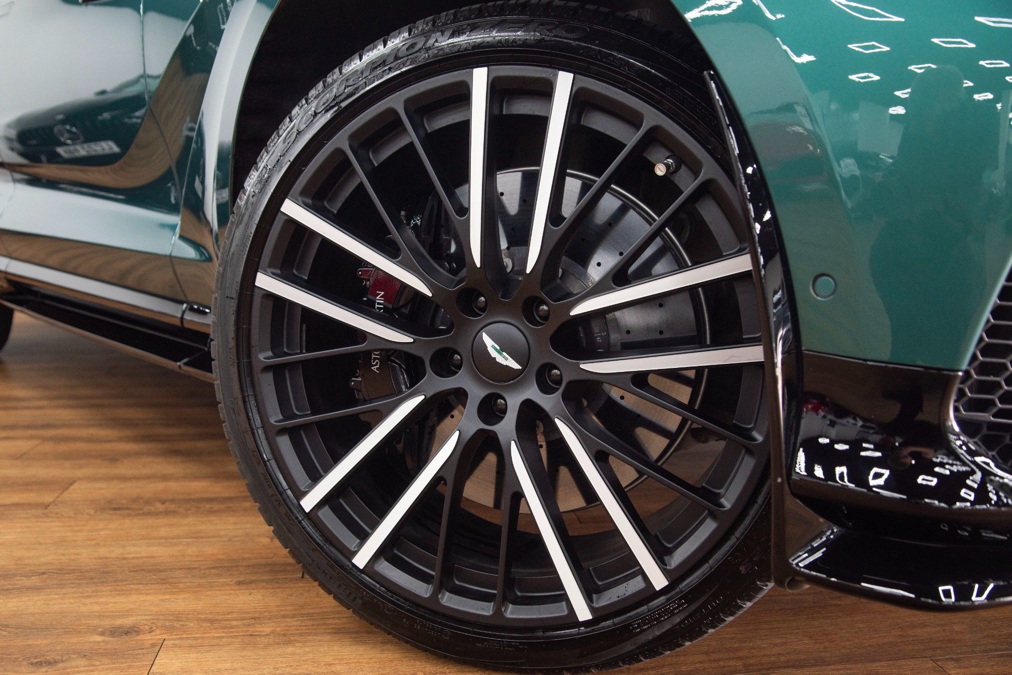USED 2023 P ASTON MARTIN DBX 4.0 V8 707 SUV 