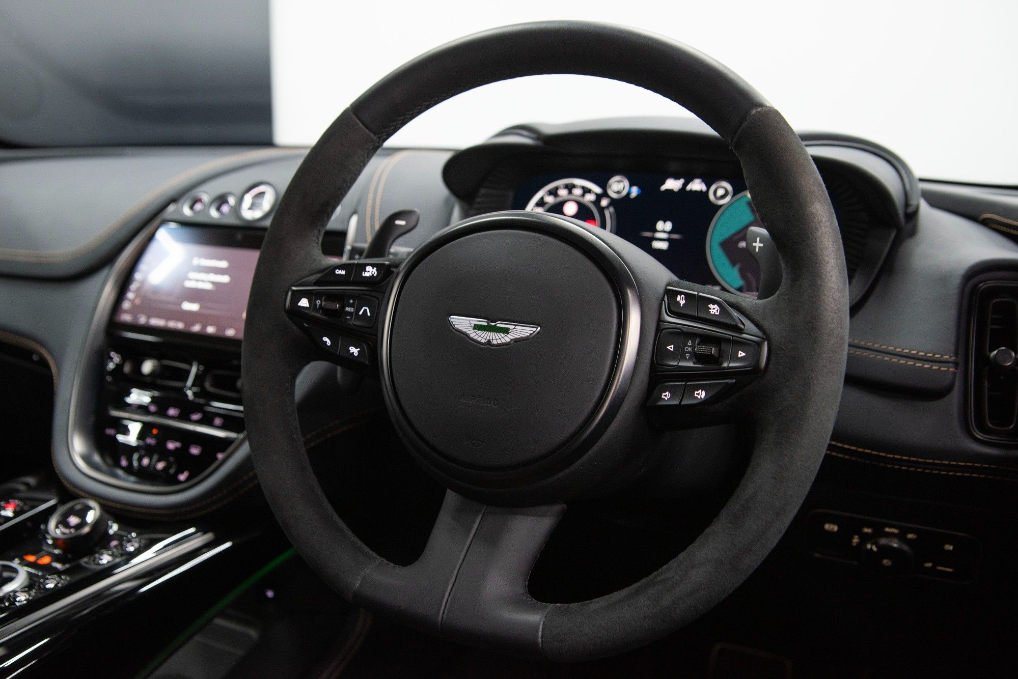 USED 2023 P ASTON MARTIN DBX 4.0 V8 707 SUV 