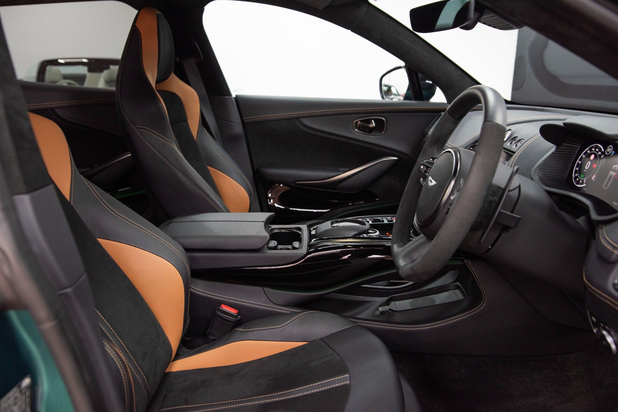 USED 2023 P ASTON MARTIN DBX 4.0 V8 707 SUV 