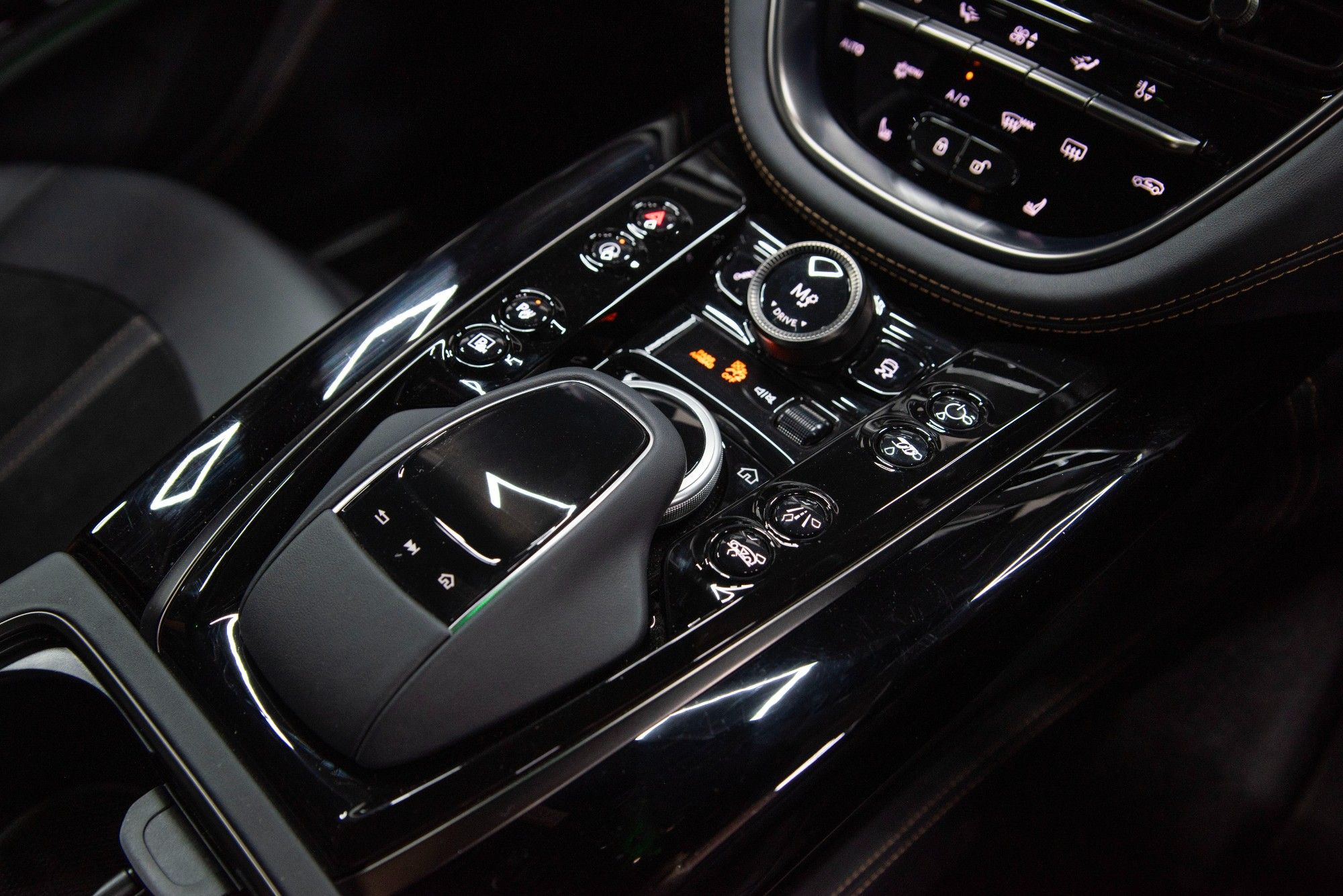 USED 2023 P ASTON MARTIN DBX 4.0 V8 707 SUV 