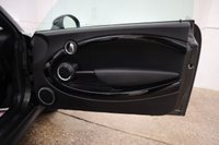 USED 2014 64 MINI ROADSTER 1.6 COOPER 2d 120 BHP OVER &pound;6,000 OF EXTRAS AND ONLY CONVERED 44,000 MILES