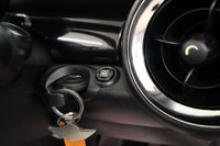 USED 2014 64 MINI ROADSTER 1.6 COOPER 2d 120 BHP OVER &pound;6,000 OF EXTRAS AND ONLY CONVERED 44,000 MILES