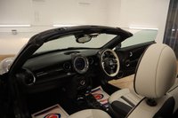USED 2014 64 MINI ROADSTER 1.6 COOPER 2d 120 BHP OVER &pound;6,000 OF EXTRAS AND ONLY CONVERED 44,000 MILES