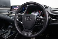 USED 2020 70 LEXUS ES 2.5 300H F SPORT 