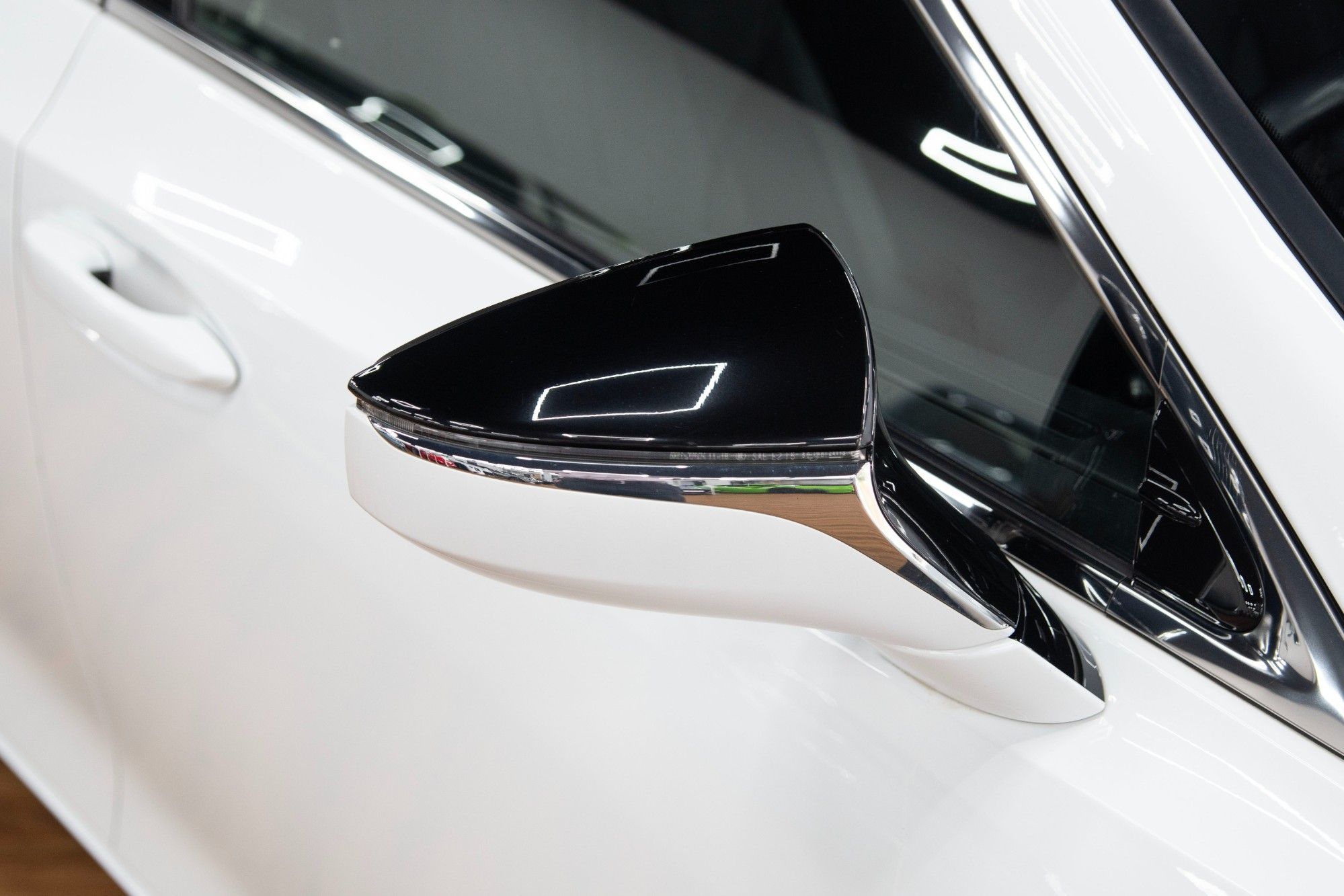 USED 2020 70 LEXUS ES 2.5 300H F SPORT 