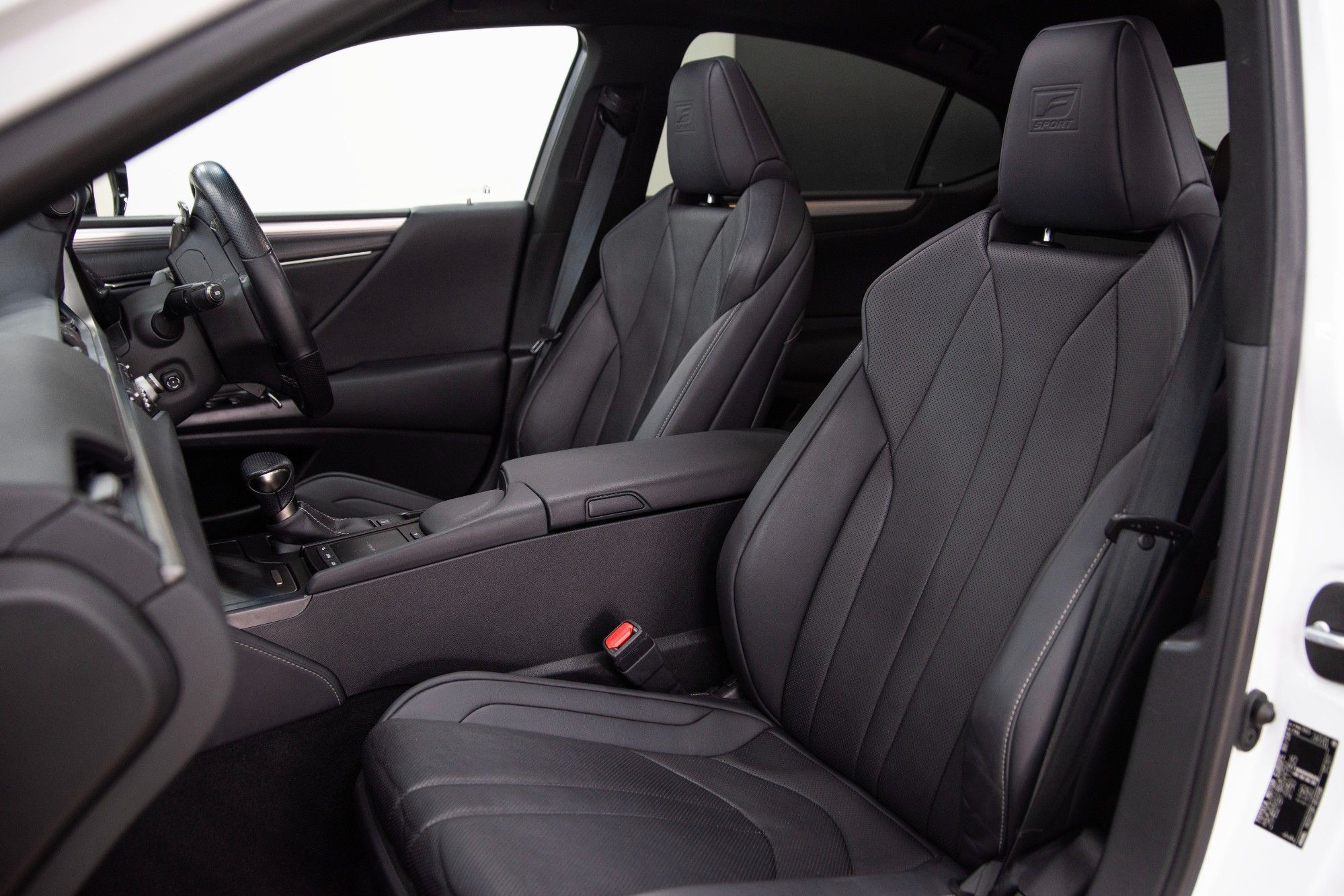 USED 2020 70 LEXUS ES 2.5 300H F SPORT 