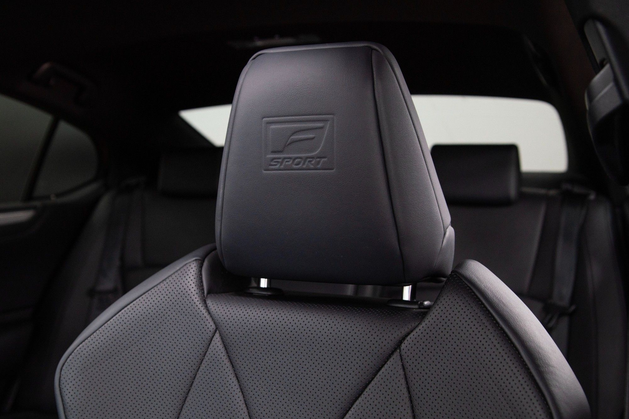 USED 2020 70 LEXUS ES 2.5 300H F SPORT 