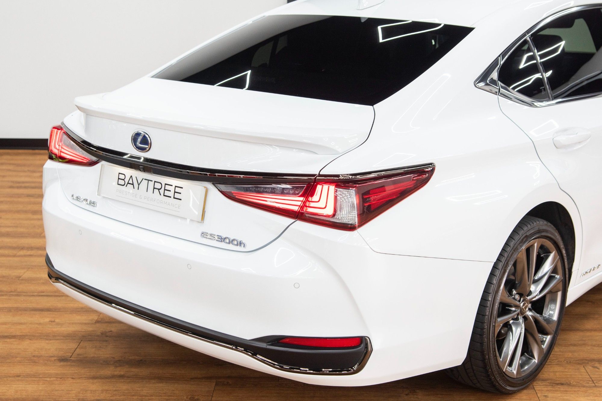 USED 2020 70 LEXUS ES 2.5 300H F SPORT 