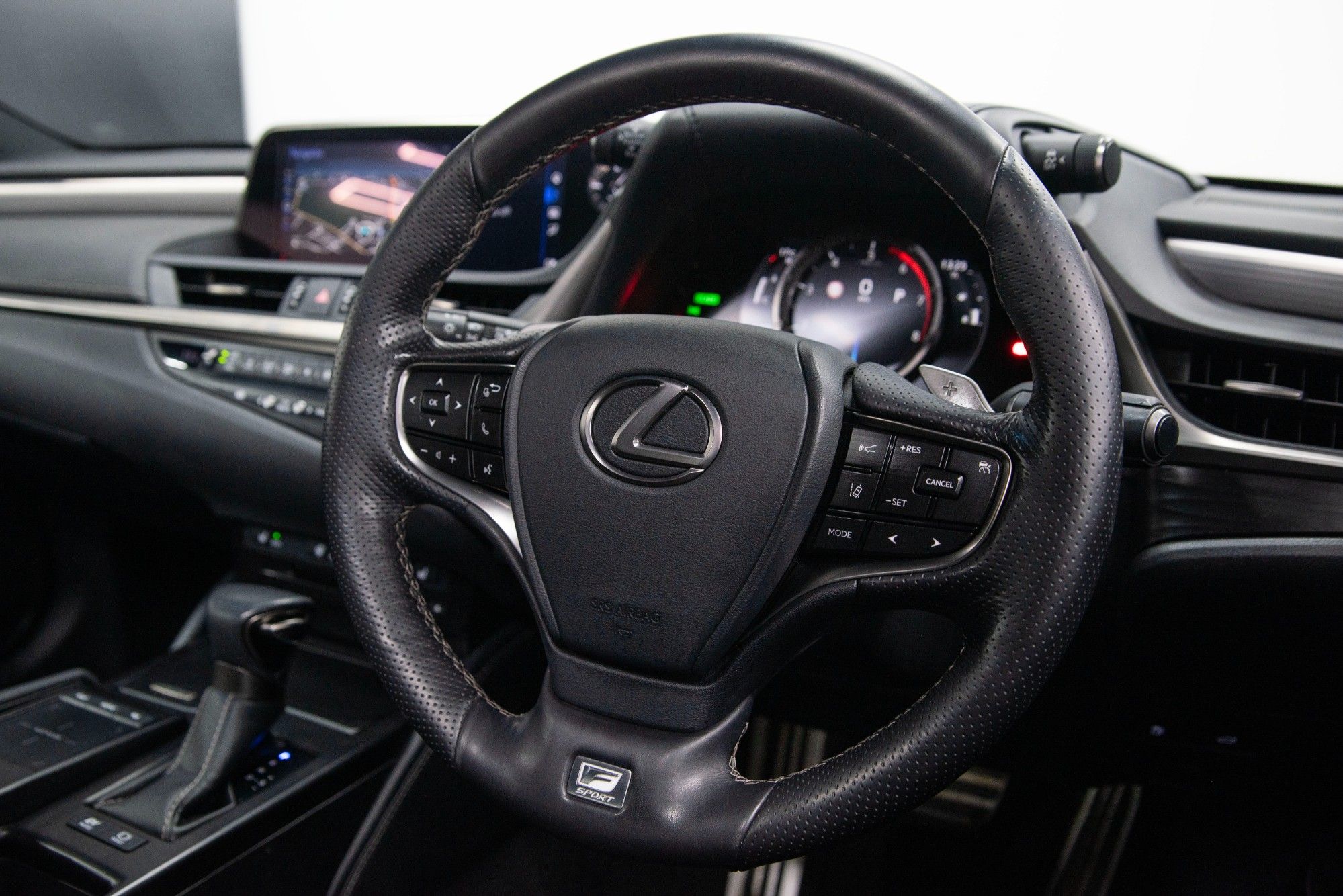 USED 2020 70 LEXUS ES 2.5 300H F SPORT 