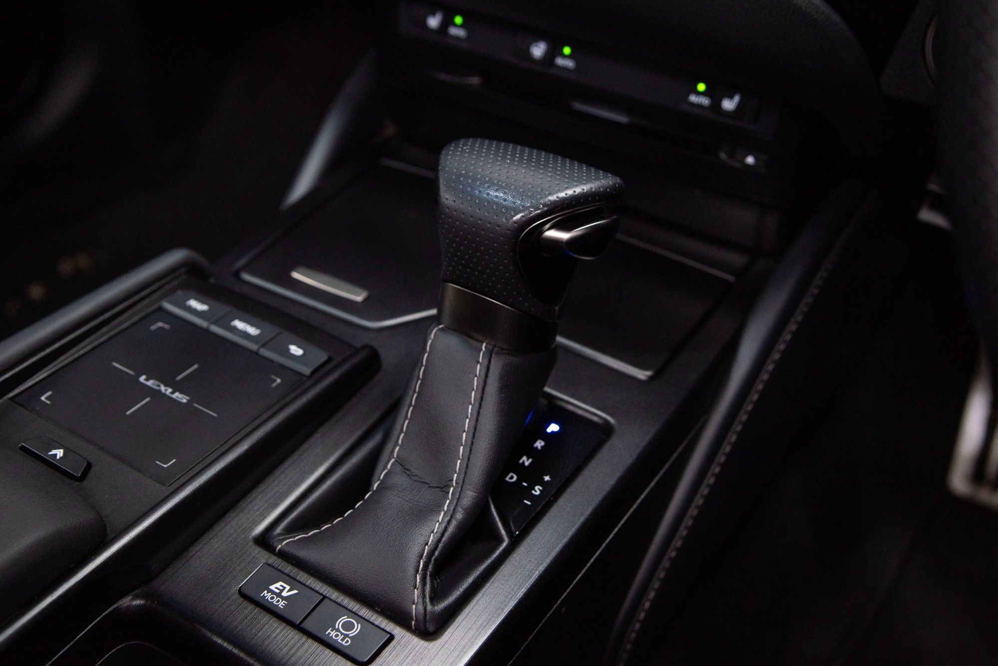 USED 2020 70 LEXUS ES 2.5 300H F SPORT 