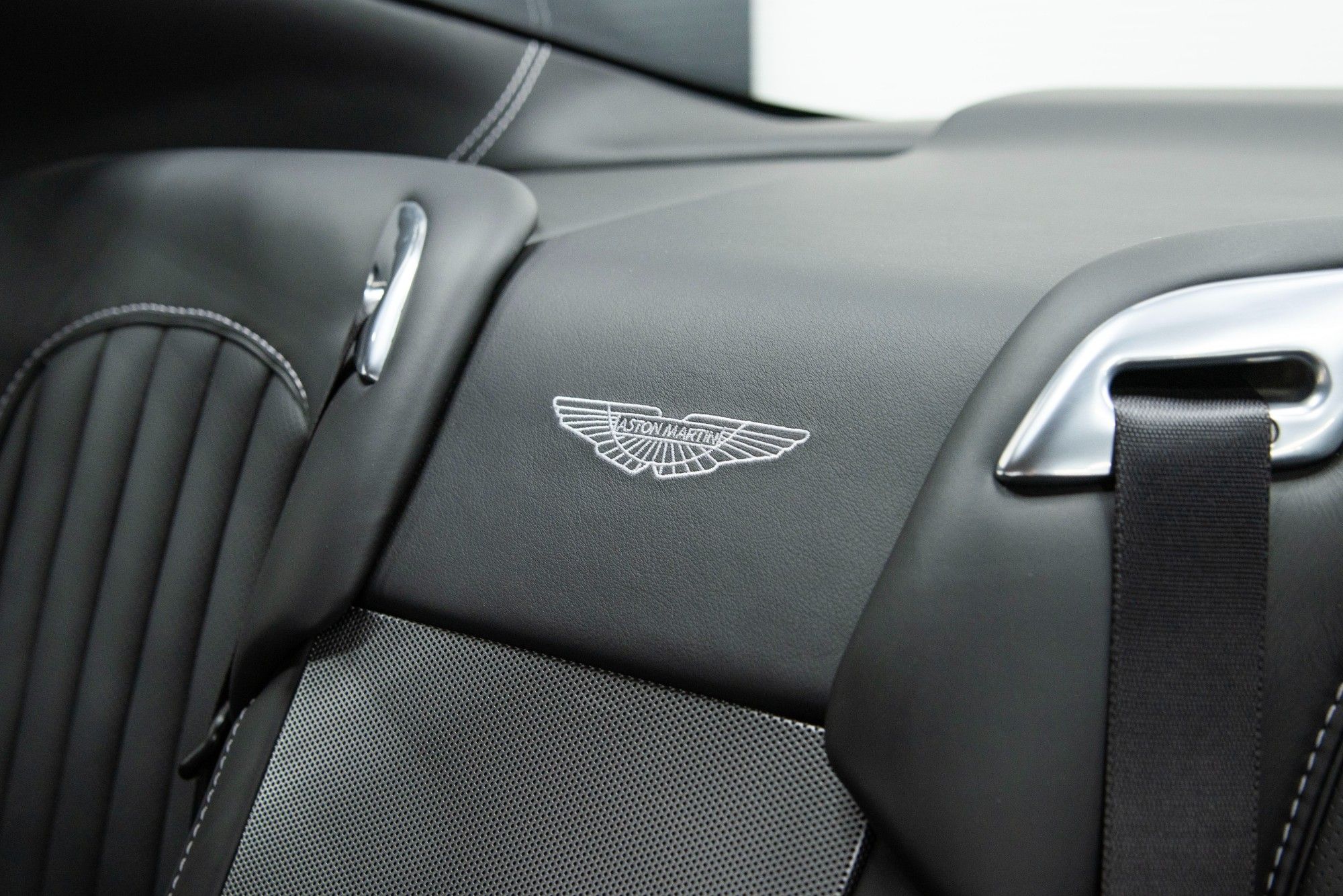 USED 2015 65 ASTON MARTIN DB9 5.9 V12 