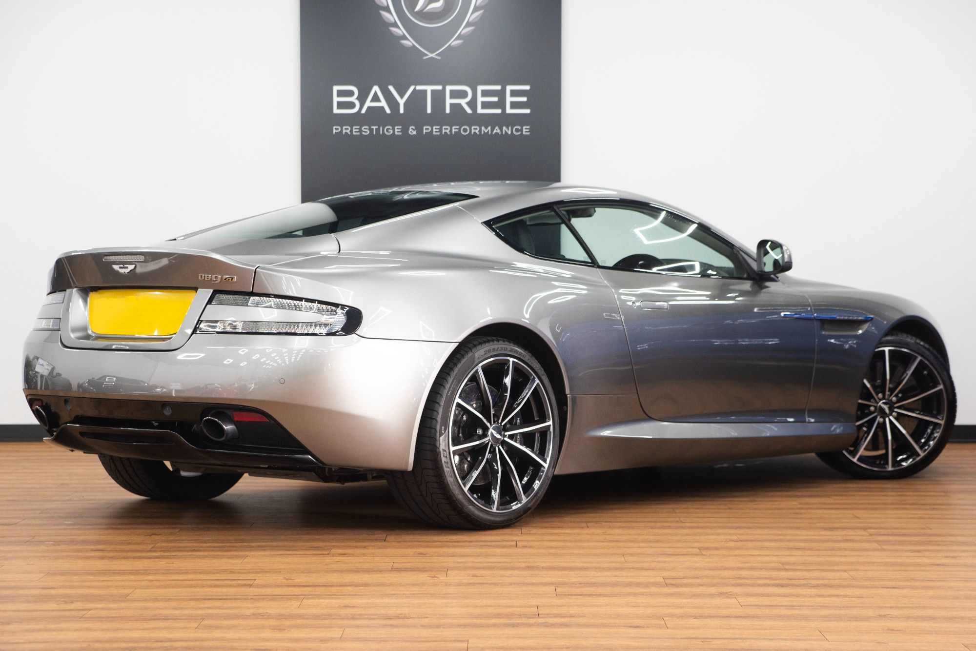 USED 2015 65 ASTON MARTIN DB9 5.9 V12 