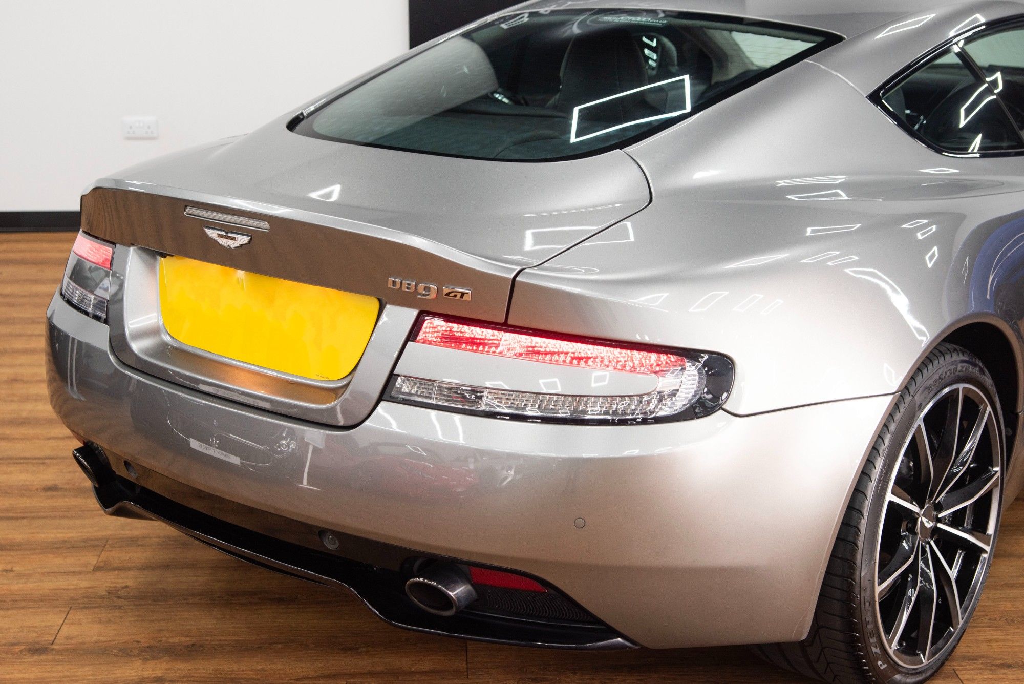 USED 2015 65 ASTON MARTIN DB9 5.9 V12 