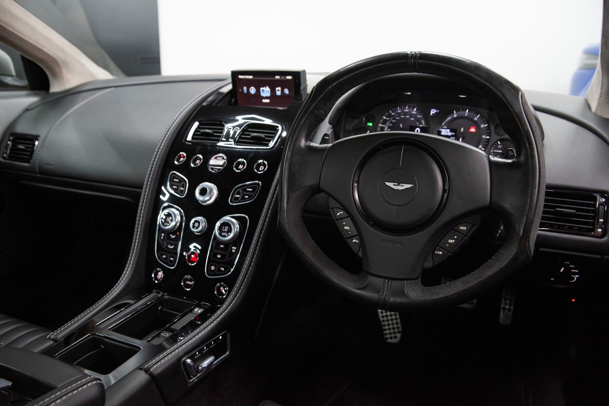 USED 2015 65 ASTON MARTIN DB9 5.9 V12 