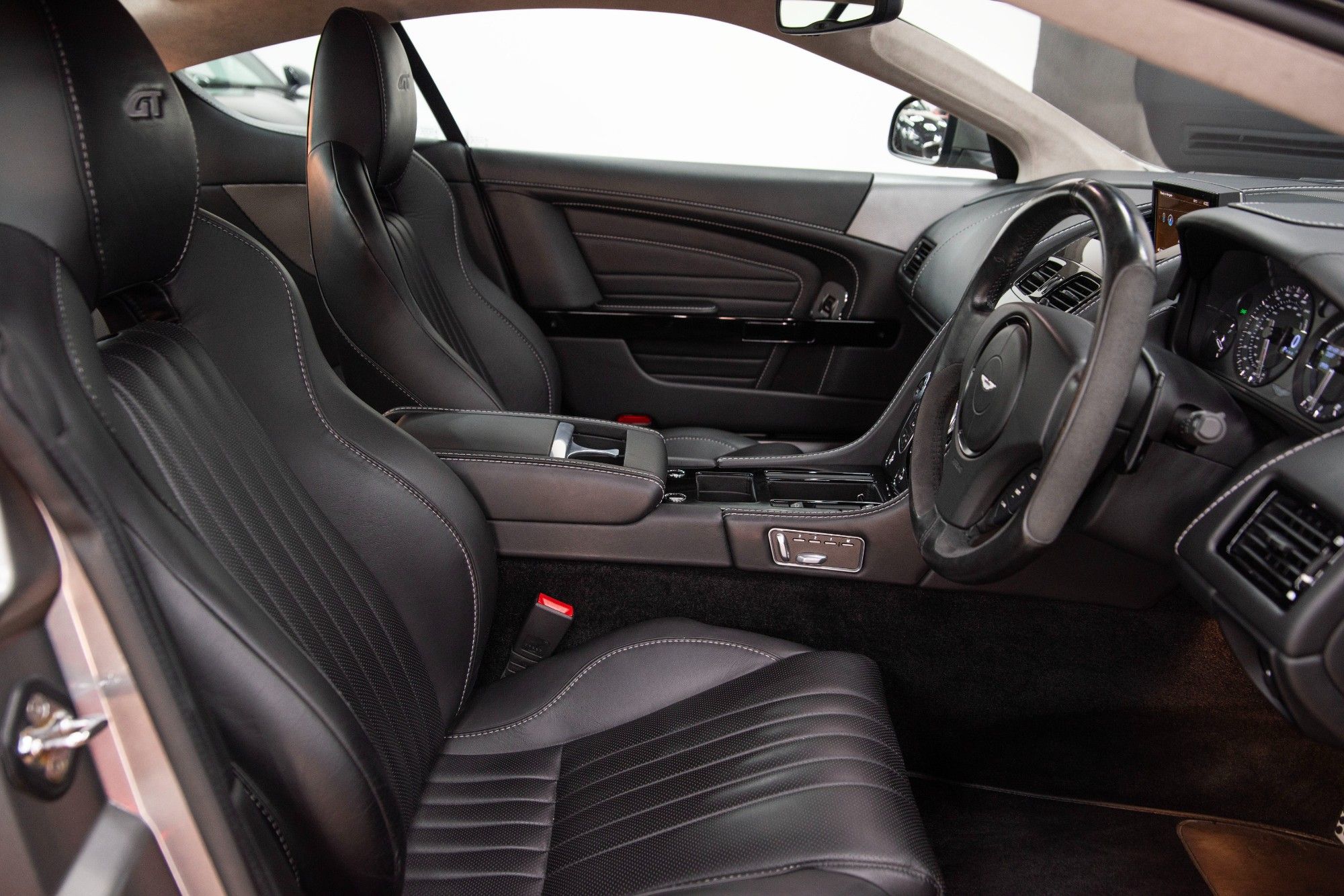 USED 2015 65 ASTON MARTIN DB9 5.9 V12 