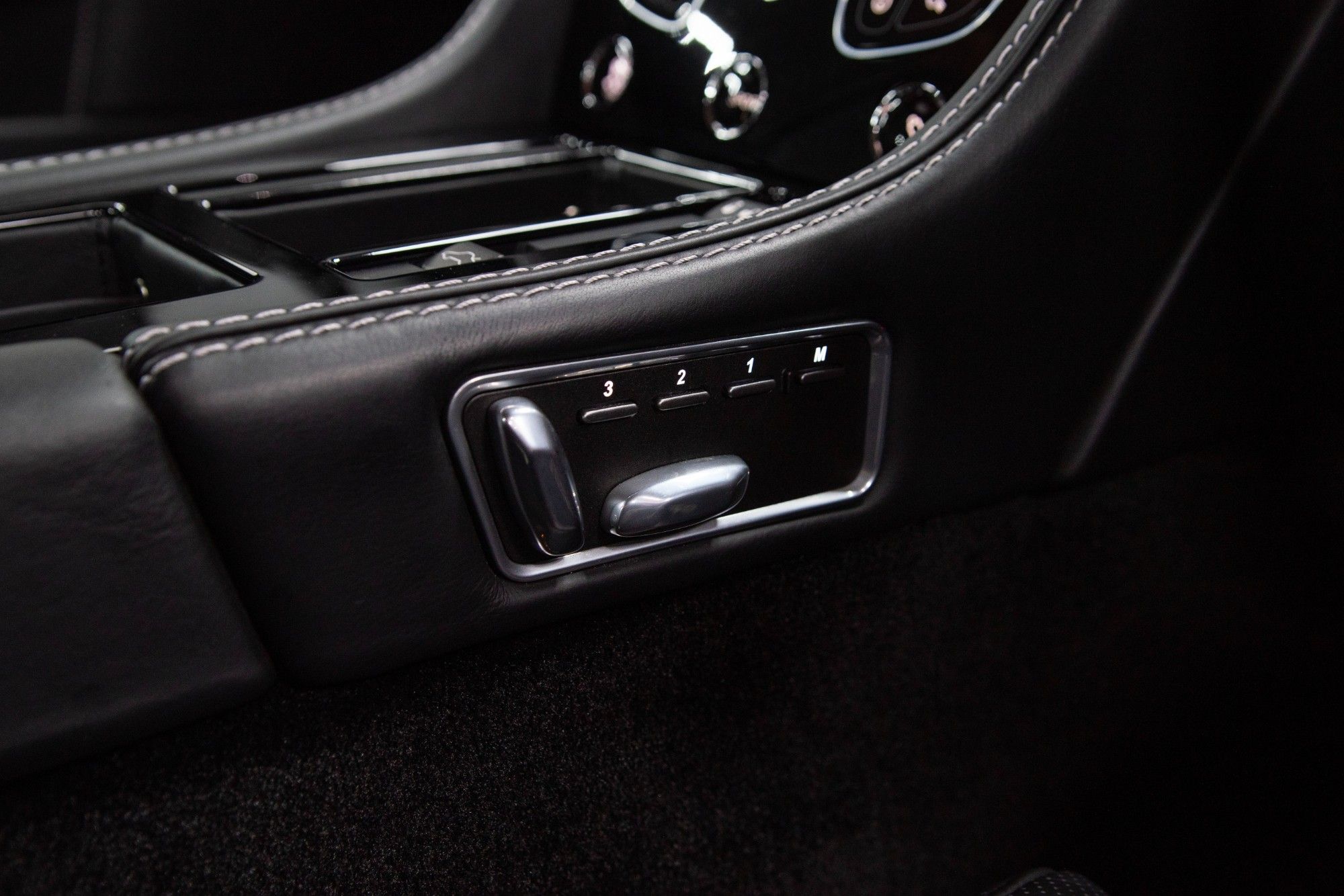 USED 2015 65 ASTON MARTIN DB9 5.9 V12 