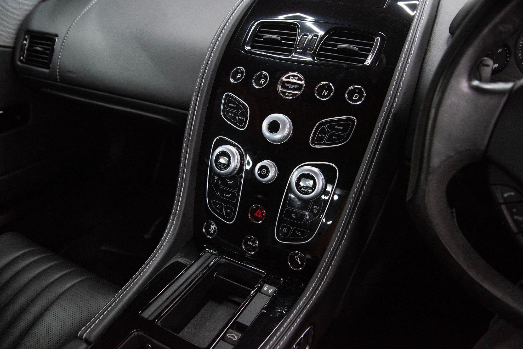 USED 2015 65 ASTON MARTIN DB9 5.9 V12 