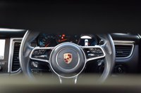 USED 2017 17 PORSCHE MACAN 2.0 PDK 5d 248 BHP PAN ROOF / HIGH SPEC / 1 OWNER