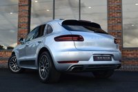 USED 2017 17 PORSCHE MACAN 2.0 PDK 5d 248 BHP PAN ROOF / HIGH SPEC / 1 OWNER