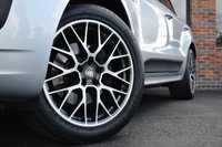 USED 2017 17 PORSCHE MACAN 2.0 PDK 5d 248 BHP PAN ROOF / HIGH SPEC / 1 OWNER