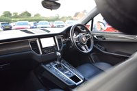 USED 2017 17 PORSCHE MACAN 2.0 PDK 5d 248 BHP PAN ROOF / HIGH SPEC / 1 OWNER