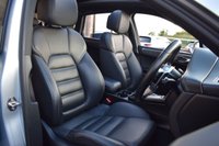 USED 2017 17 PORSCHE MACAN 2.0 PDK 5d 248 BHP PAN ROOF / HIGH SPEC / 1 OWNER
