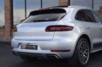 USED 2017 17 PORSCHE MACAN 2.0 PDK 5d 248 BHP PAN ROOF / HIGH SPEC / 1 OWNER