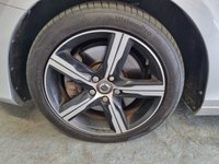 USED 2017 67 VOLVO V40 2.0 D3 R-DESIGN NAV PLUS 5d 148 BHP 6 months warranty