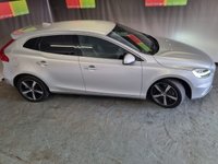 USED 2017 67 VOLVO V40 2.0 D3 R-DESIGN NAV PLUS 5d 148 BHP 6 months warranty