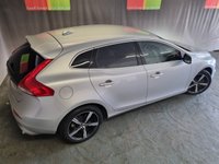 USED 2017 67 VOLVO V40 2.0 D3 R-DESIGN NAV PLUS 5d 148 BHP 6 months warranty