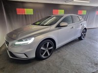 USED 2017 67 VOLVO V40 2.0 D3 R-DESIGN NAV PLUS 5d 148 BHP 6 months warranty