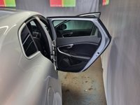 USED 2017 67 VOLVO V40 2.0 D3 R-DESIGN NAV PLUS 5d 148 BHP 6 months warranty