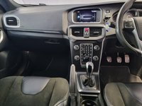 USED 2017 67 VOLVO V40 2.0 D3 R-DESIGN NAV PLUS 5d 148 BHP 6 months warranty