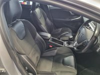 USED 2017 67 VOLVO V40 2.0 D3 R-DESIGN NAV PLUS 5d 148 BHP 6 months warranty