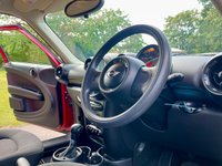 USED 2014 64 MINI COUNTRYMAN 1.6 COOPER 5d 122 BHP Low Mileage And ULEZ Compliant Automatic. Only 1 Former Owner And Full Service History !!