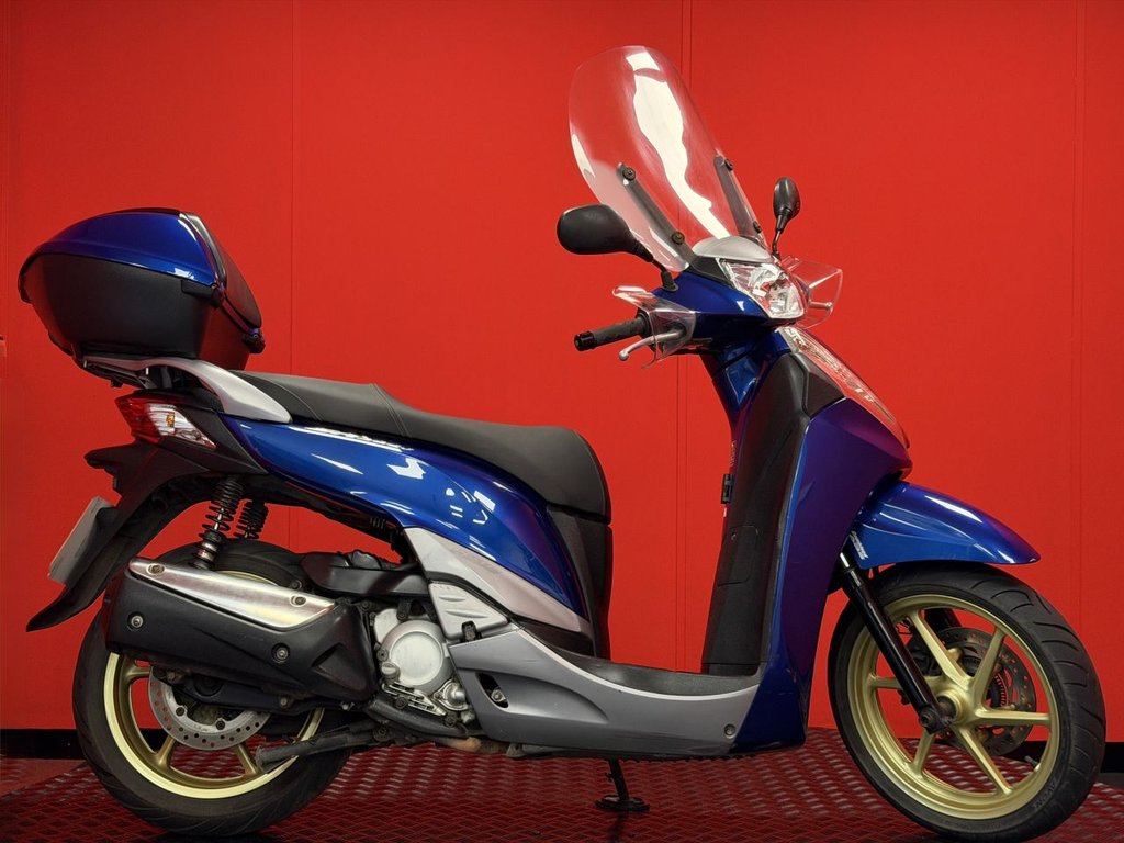 USED 2011 11 HONDA SH300i TRADE BIKES AT TRADE PRICES 6 SERVICE STAMPS