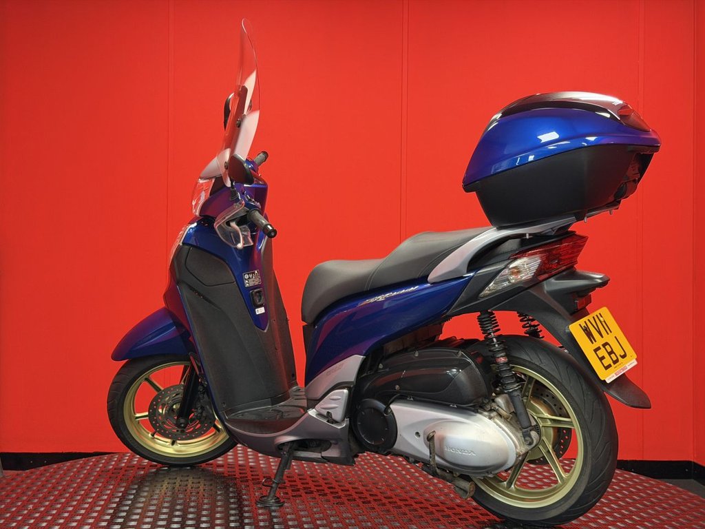 USED 2011 11 HONDA SH300i TRADE BIKES AT TRADE PRICES 6 SERVICE STAMPS
