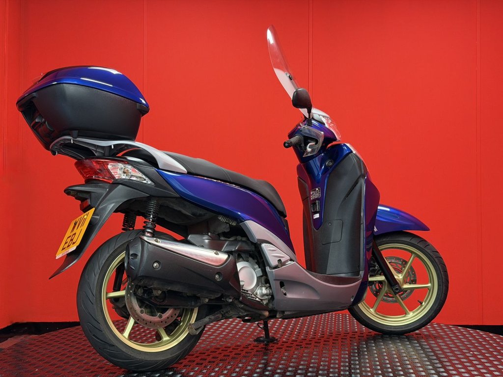 USED 2011 11 HONDA SH300i TRADE BIKES AT TRADE PRICES 6 SERVICE STAMPS