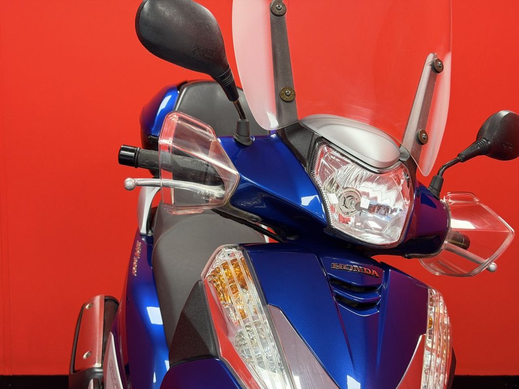 USED 2011 11 HONDA SH300i TRADE BIKES AT TRADE PRICES 6 SERVICE STAMPS