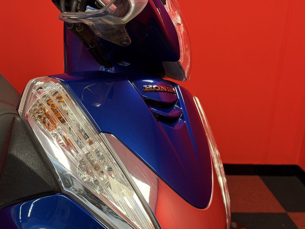 USED 2011 11 HONDA SH300i TRADE BIKES AT TRADE PRICES 6 SERVICE STAMPS