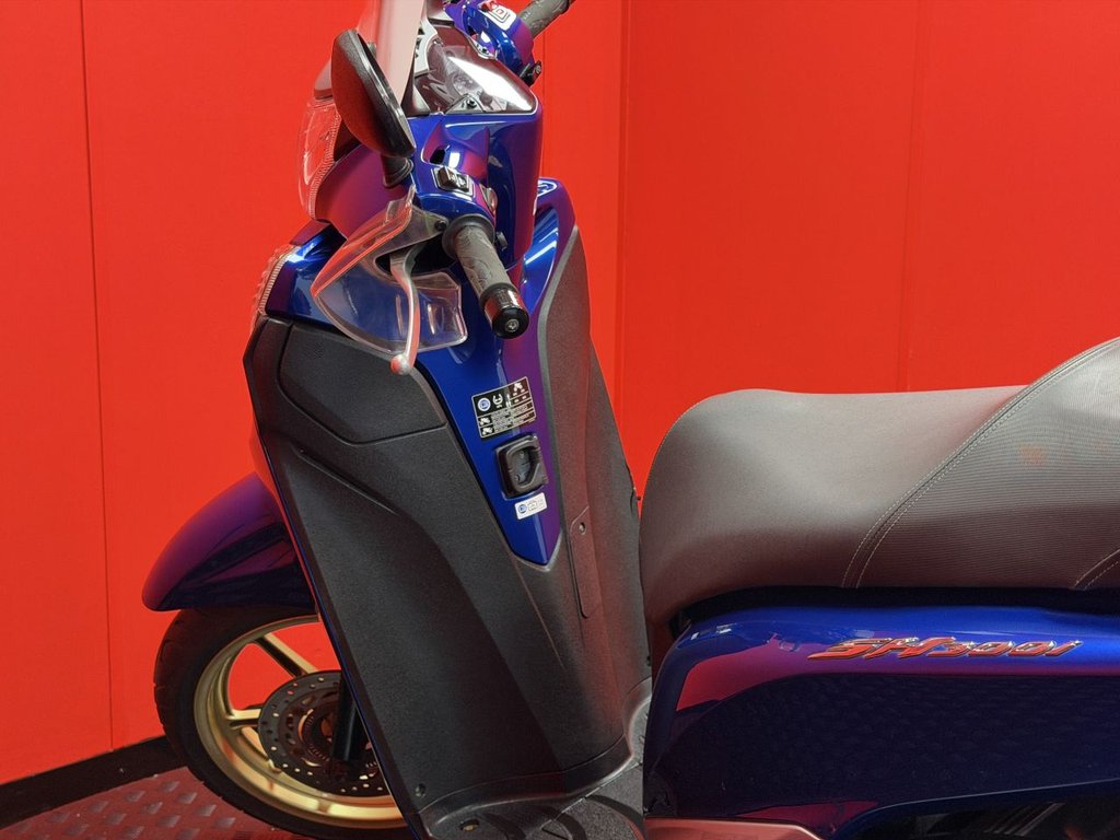 USED 2011 11 HONDA SH300i TRADE BIKES AT TRADE PRICES 6 SERVICE STAMPS