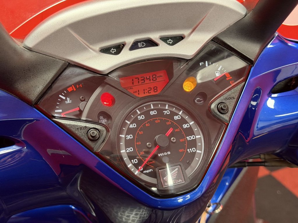 USED 2011 11 HONDA SH300i TRADE BIKES AT TRADE PRICES 6 SERVICE STAMPS