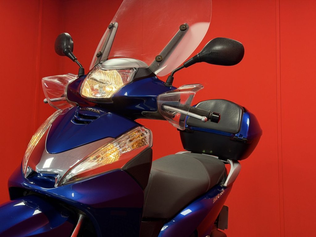 USED 2011 11 HONDA SH300i TRADE BIKES AT TRADE PRICES 6 SERVICE STAMPS