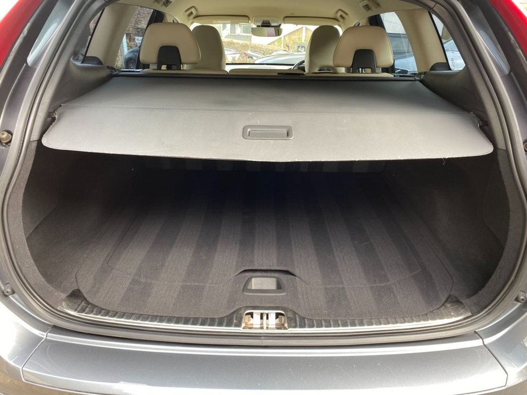 USED 2016 16 VOLVO XC60 2.4 D5 SE LUX NAV AWD 5d 217 BHP FULL SERVICE HISTORY