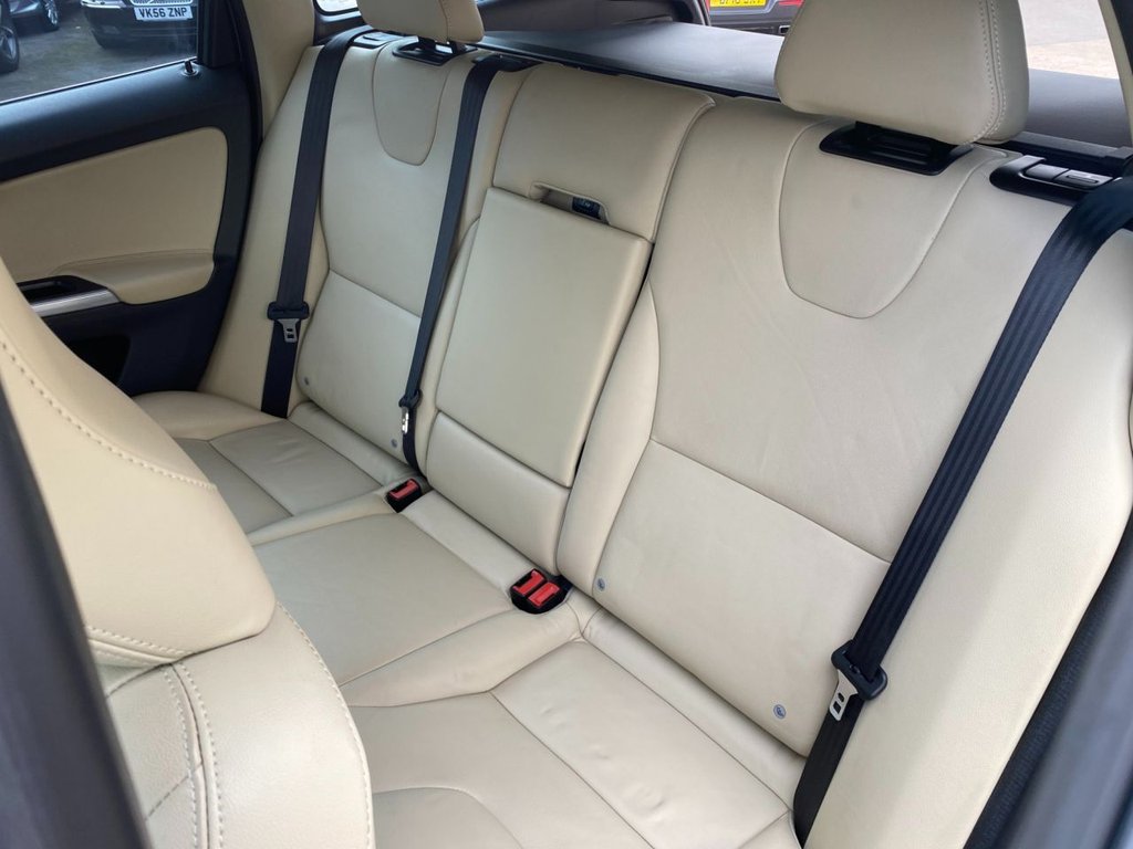 USED 2016 16 VOLVO XC60 2.4 D5 SE LUX NAV AWD 5d 217 BHP FULL SERVICE HISTORY