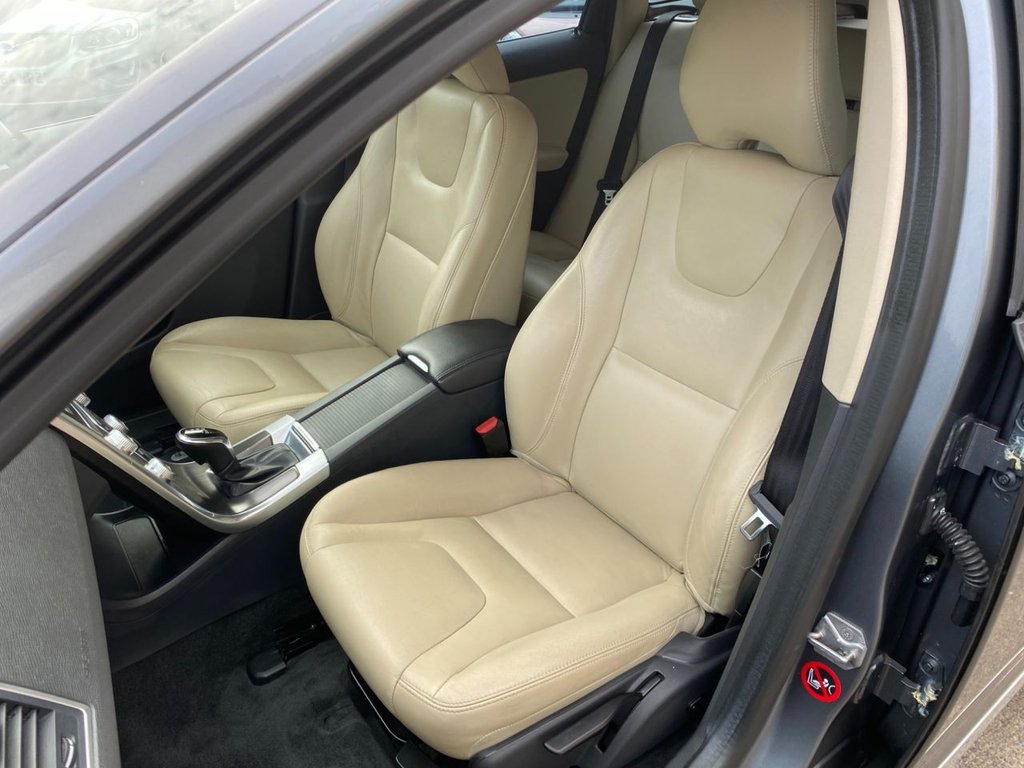 USED 2016 16 VOLVO XC60 2.4 D5 SE LUX NAV AWD 5d 217 BHP FULL SERVICE HISTORY