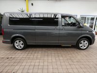 USED 2020 70 VOLKSWAGEN TRANSPORTER SHUTTLE 2.0 SHUTTLE SE TDI 5d 148 BHP LWB 8 SEATS SAT NAV REAR VIEW CAMERA CRUISE OCNTROL PARKING SENSORS AUTO FOLDING SIDE STEPS 1 OWNER EXCELLENT SERVICE HISTORY GENUINE LOW MILEAGE